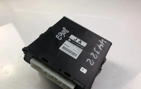Subaru Outback Gearbox control unit/module 31711AH780