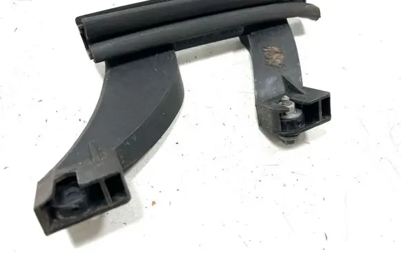 Peugeot 308 Rear door windshield rail 9802146880