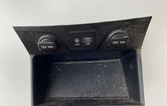 Hyundai Tucson TL Glove box central console 119052017 8463D7500