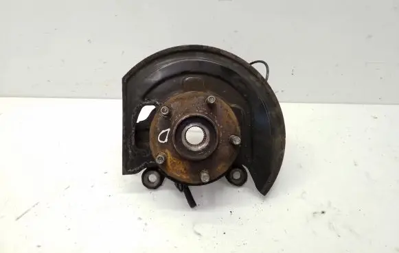 Nissan Juke I F15 Front wheel hub