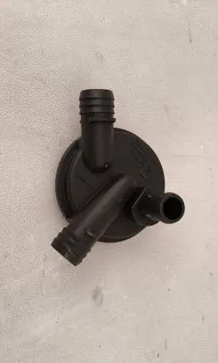 Volkswagen PASSAT B4 Breather hose/pipe 037129101P