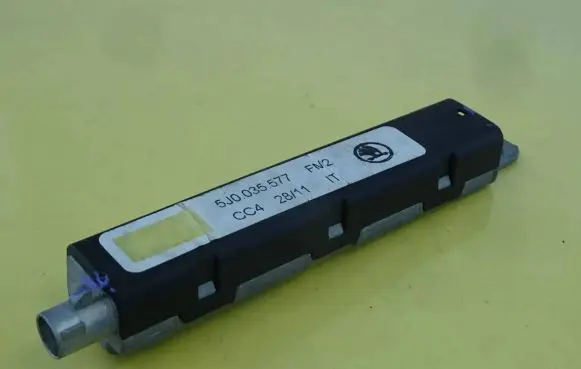 Skoda Fabia Mk2 (5J) Aerial antenna amplifier 5J0035577