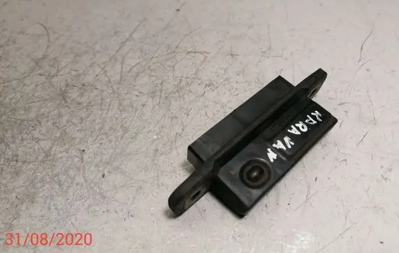 Toyota Avensis T270 Tailgate/boot open switch button 