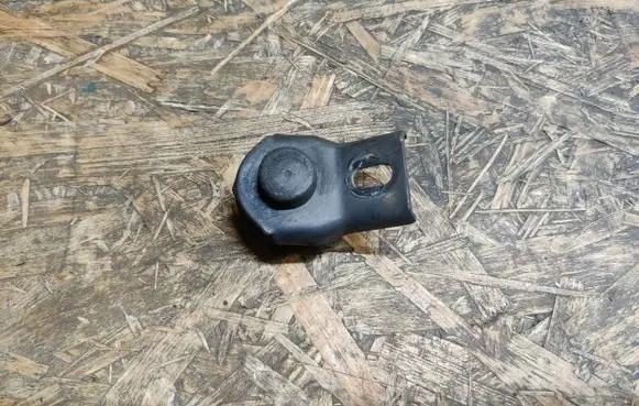 Porsche 928 Radiator mount bracket 