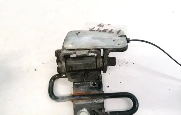 Audi A6 S6 C6 4F Rear door lower hinge 8E0831412E