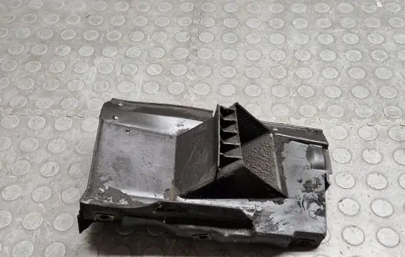 BMW 7 E38 Brake cooling air channel/duct 8264395