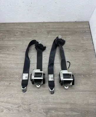 Volkswagen Golf VI Front seatbelt 1K4857705BG 1K4857706BJ 618090500
