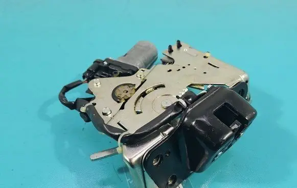 Jeep Grand Cherokee Tailgate/trunk/boot lock/catch/latch AY163800-0120 IMPRK1512161