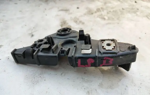 Renault Fluence Front bumper mounting bracket 620940009R