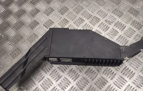 Volvo XC70 Sound amplifier 9472301 00W20 057003
