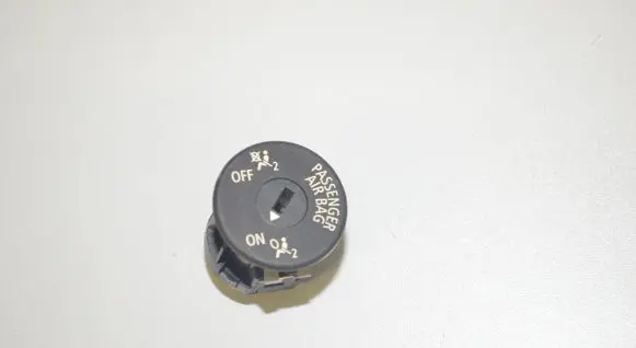 Passenger airbag on/off switch