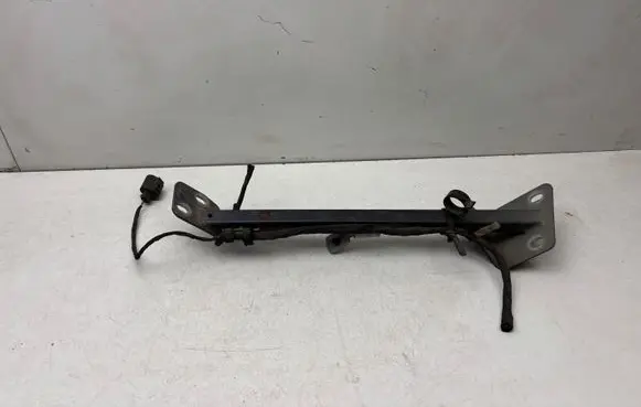 Audi A8 S8 D3 4E Fender mounting bracket 4E0805464E