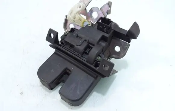 Skoda Superb B6 (3T) Tailgate/trunk/boot lock/catch/latch 8K9827505A