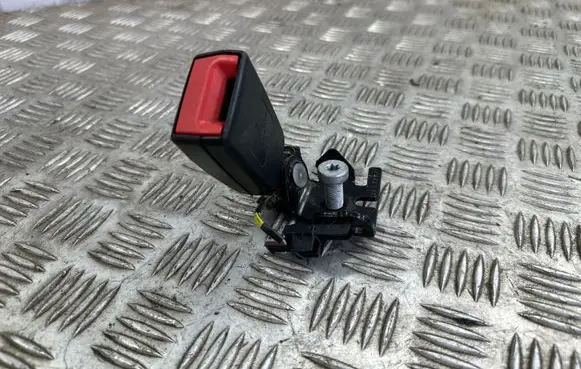 Mercedes-Benz C W205 Rear seatbelt buckle A2058600369