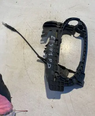 BMW 7 E65 E66 Front door exterior handle/bracket 7013702