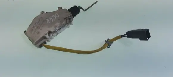 Fuel tank cap lock motor
