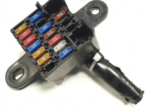 Mazda 5 Relay mounting block 