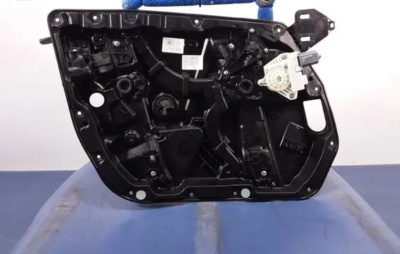 Mercedes-Benz GLC X253 C253 Front door window regulator with motor A2050056099