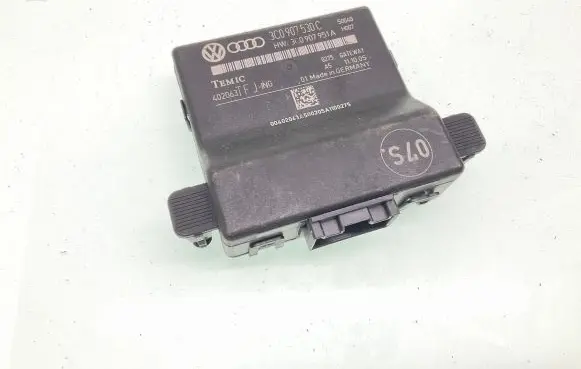Volkswagen PASSAT B6 Gateway control module 3C0907530C 3C0907951A 402063