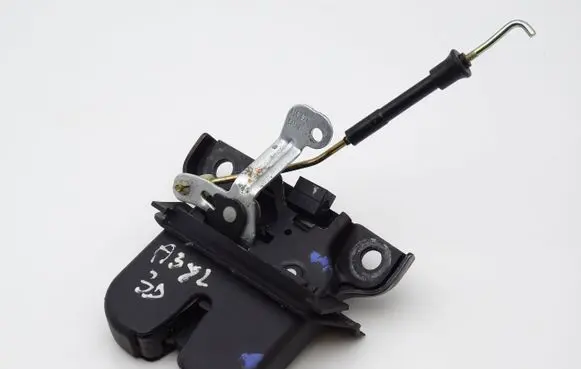 Audi A3 S3 8L Tailgate/trunk/boot lock/catch/latch 8L0827505E