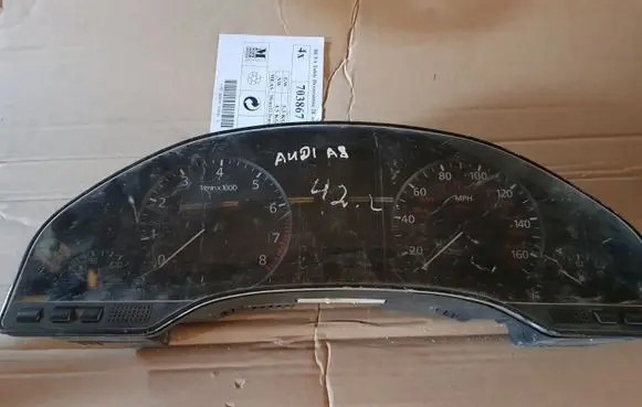 Audi A8 S8 D2 4D Speedometer (instrument cluster) 4D0919033F