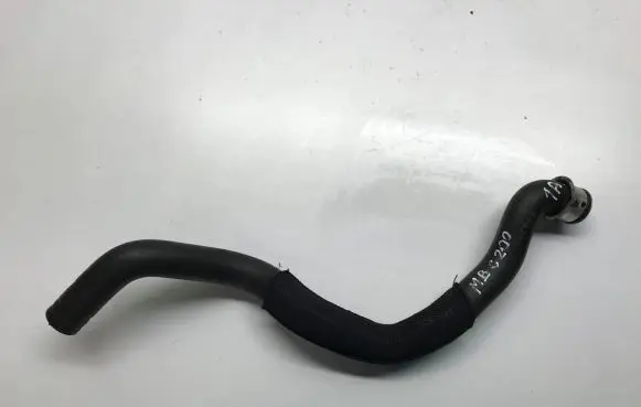 Engine coolant pipe/hose