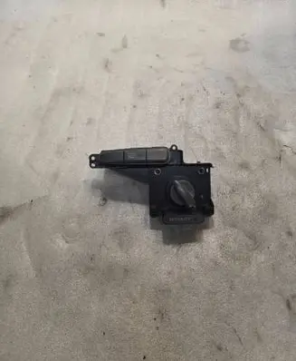 Toyota Yaris Hazard light switch 758294
