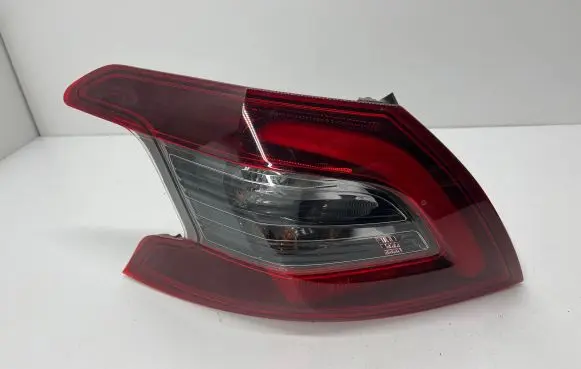 Peugeot 308 Rear/tail lights 9823728680 81250102