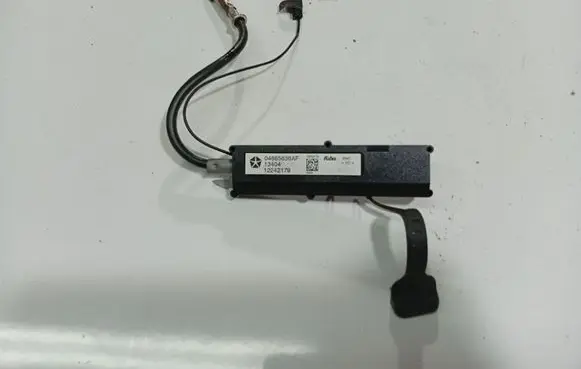 Chrysler Voyager Antenna control unit 04685636AF