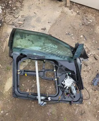 Audi V8 Front door window regulator with motor