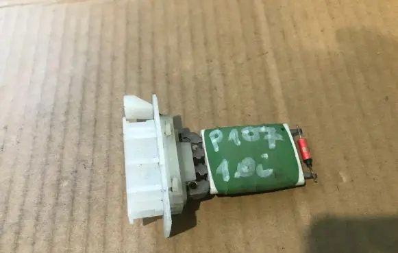 Peugeot 107 Heater blower motor/fan resistor 13223A VALEO