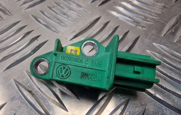 Volkswagen Golf V Airbag deployment crash/impact sensor 1K0909606C