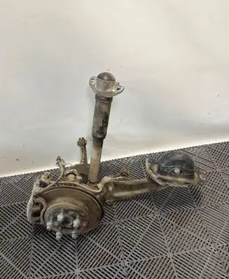 Toyota Camry VIII XV70 Rear wheel hub spindle/knuckle