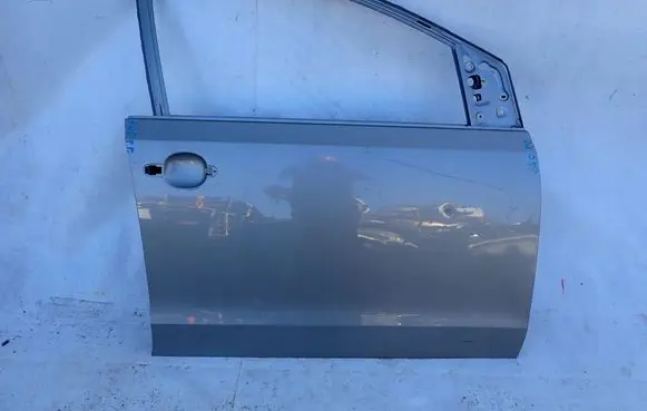 Volkswagen Up Front door