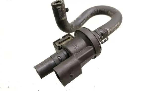 Audi A6 S6 C6 4F Breather valve 06E906517