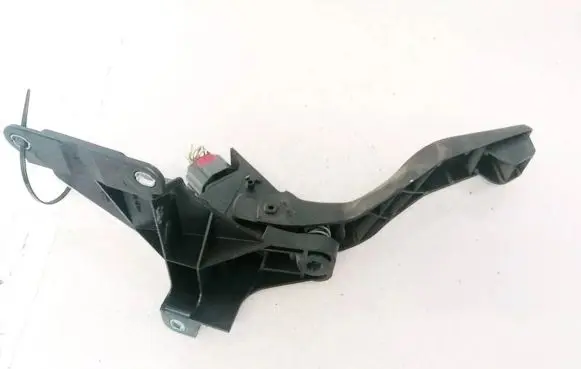 Ford Mondeo Mk III Accelerator throttle pedal 1S719F836BB