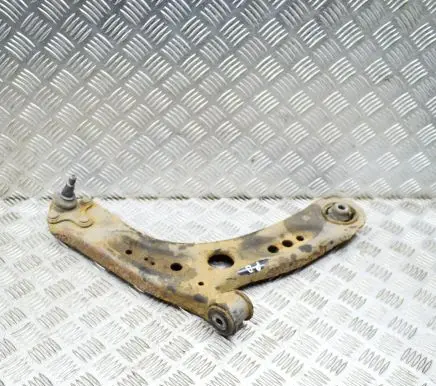 Volkswagen Golf VII Front lower control arm/wishbone