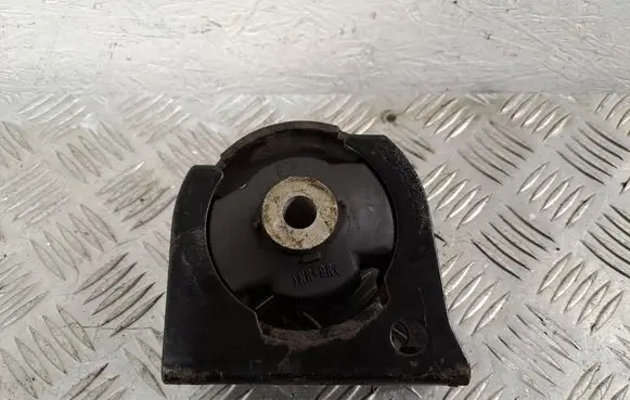 Toyota Avensis T270 Engine mount bracket 123610R040