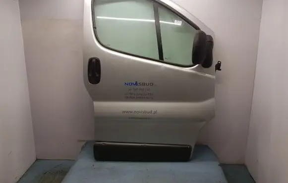 Opel Vivaro Front door