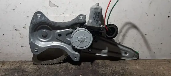 Toyota Auris 150 Front door window regulator with motor 857200D120