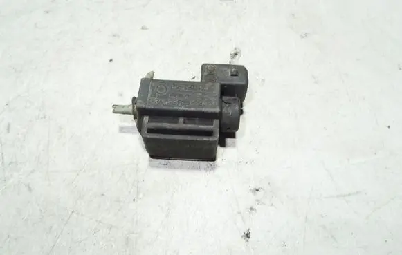 Audi A8 S8 D3 4E Turbo solenoid valve 72240202
