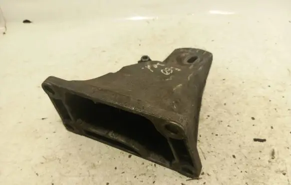 BMW 5 E60 E61 Engine mounting bracket 6761150 73581310 AC45000D