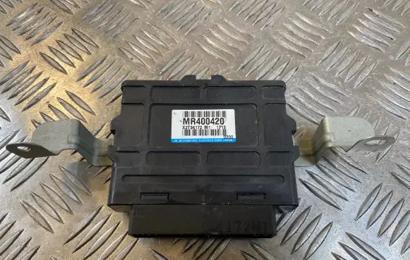 Mitsubishi Pajero ABS control unit/module MR400420 X2T34172