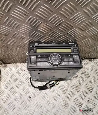 Nissan Qashqai Radio/CD/DVD/GPS head unit 28184