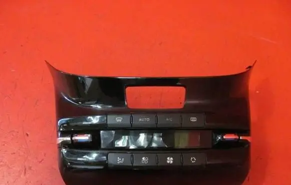 Peugeot 208 I Climate control unit 96722471XU