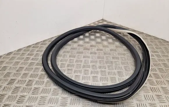 Rubber seal rear door