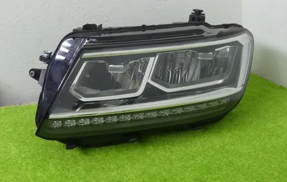 Volkswagen Tiguan Headlight/headlamp 5NB941035B