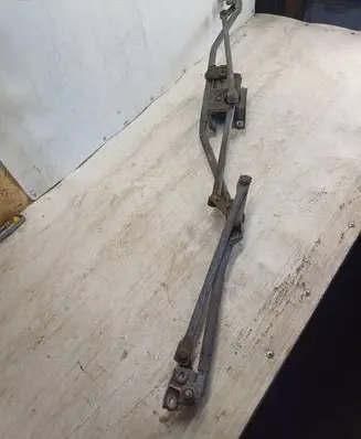Opel Zafira A Front wiper linkage and motor