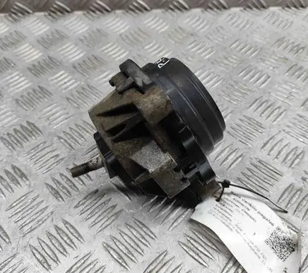 Engine mount bracket