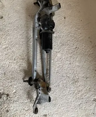 Nissan Primera Front wiper linkage and motor 28810AV310